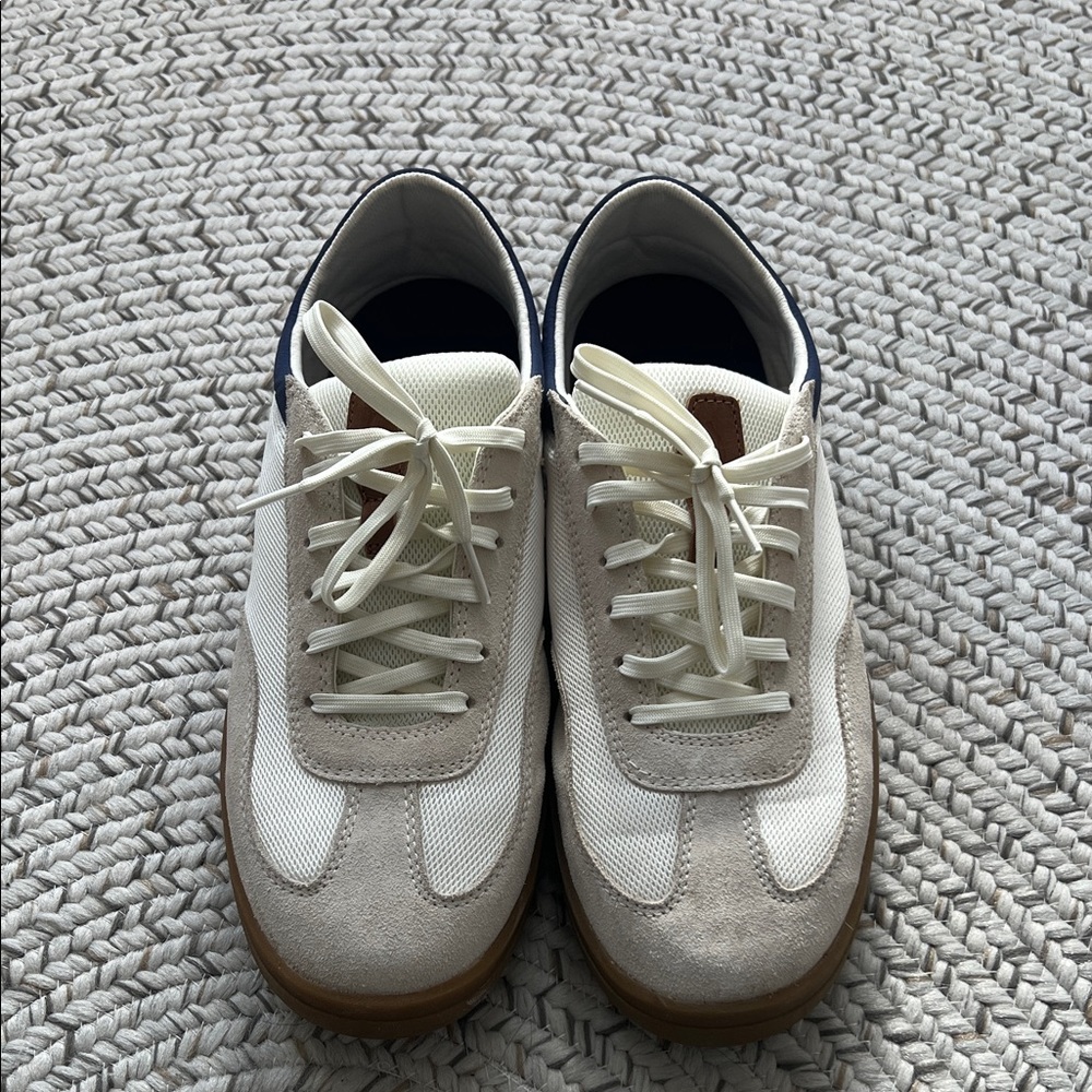 OluKai Punin Men’s Court Sneakers in White and Tan Sz 10